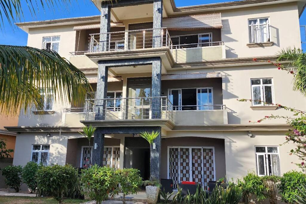 Number 8, 2Nd Floor, Pebble Bay Apartments Grand Bay Luaran gambar
