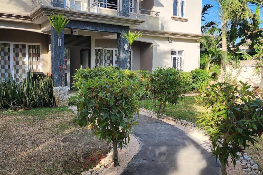 Number 8, 2Nd Floor, Pebble Bay Apartments Grand Bay Luaran gambar